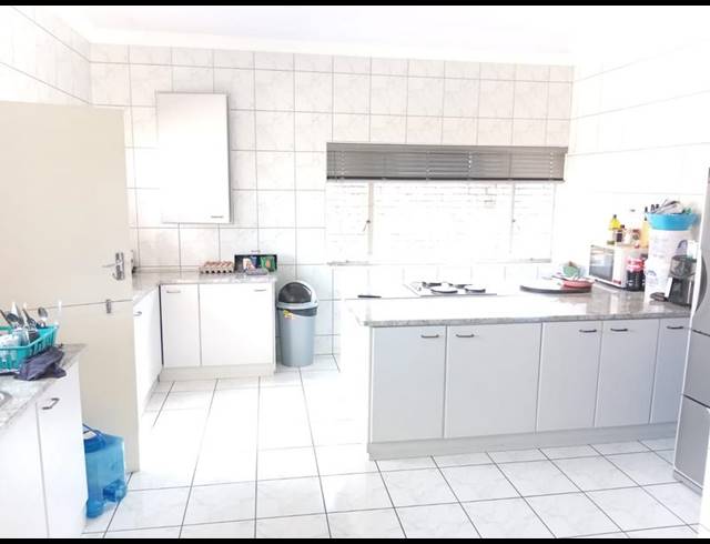 4 BEDROOM HOUSE FOR SALE IN PARKDENE